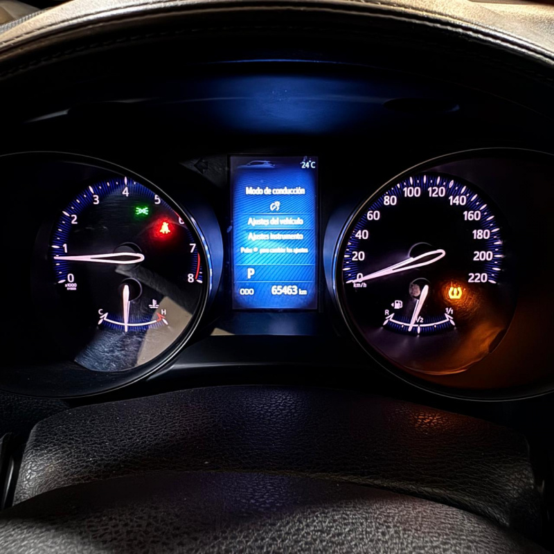 Toyota C-HR  5 pts. Base, CVT, a/ac. Aut., f. led, RA-17 2018